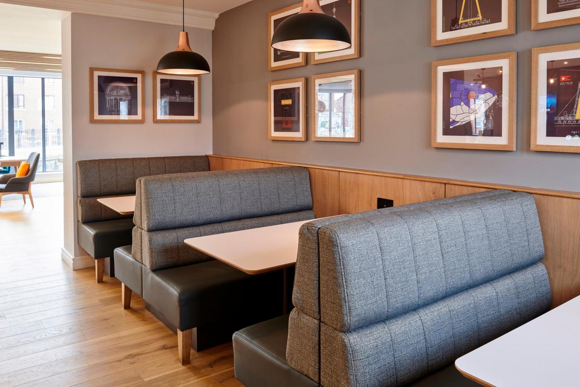 Holiday Inn Belfast By Ihg Exterior photo